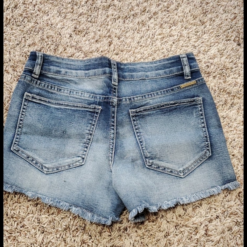 Denim Distressed Cutoff Shorts NWT - Picture 4 of 8